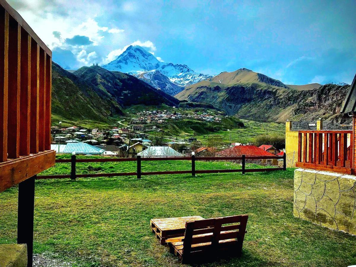 Appartamento Hillside Kazbegi Esterno foto